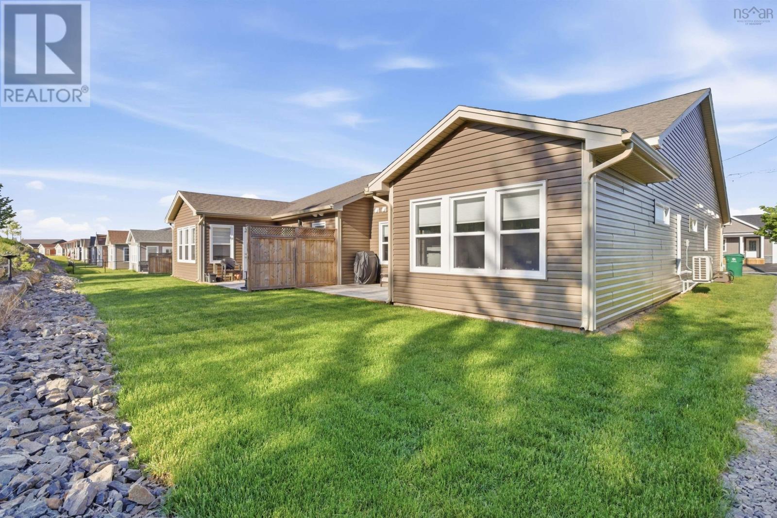 8 Goldenrod Court Property Photo 27