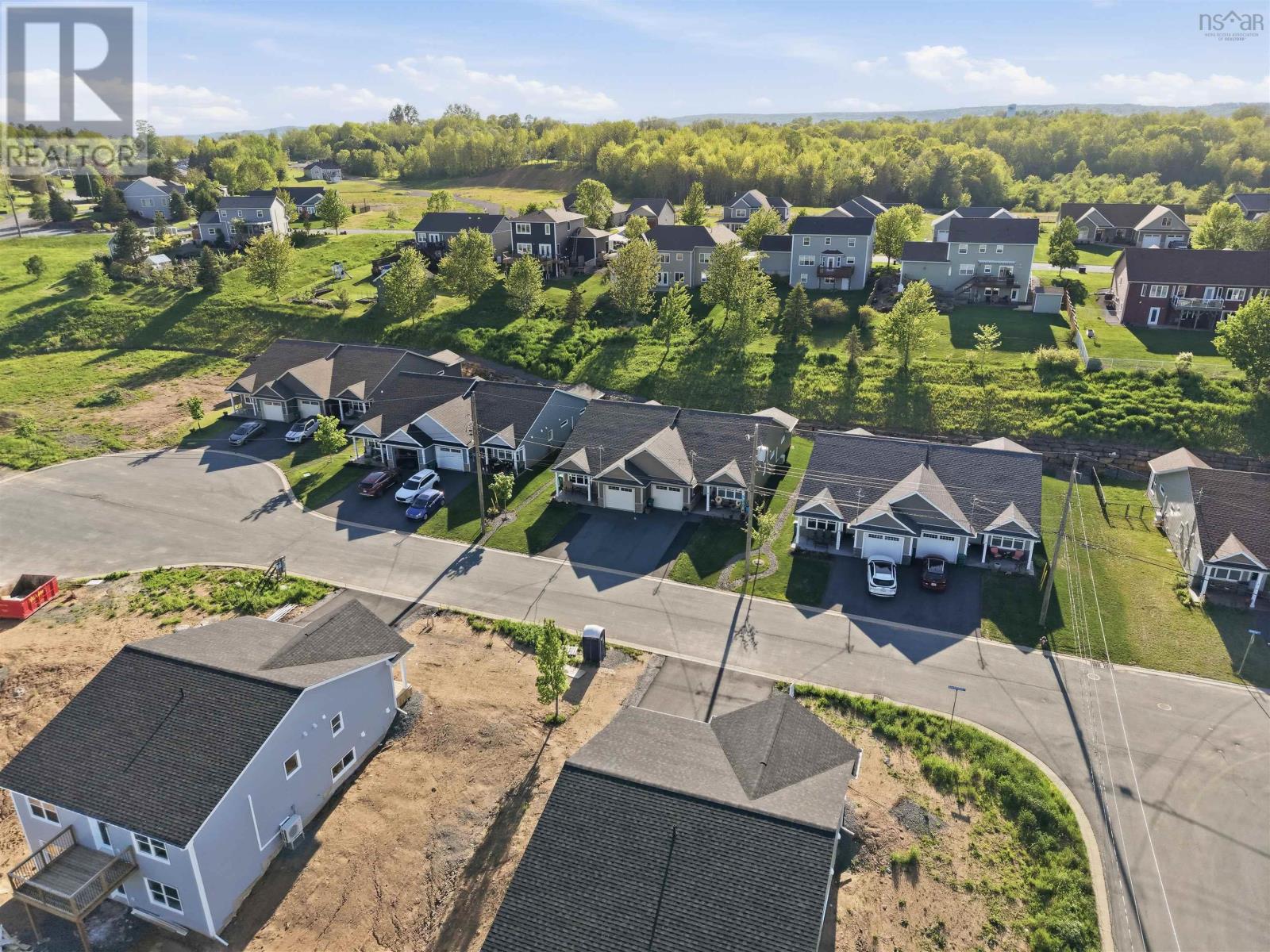 8 Goldenrod Court Property Photo 32