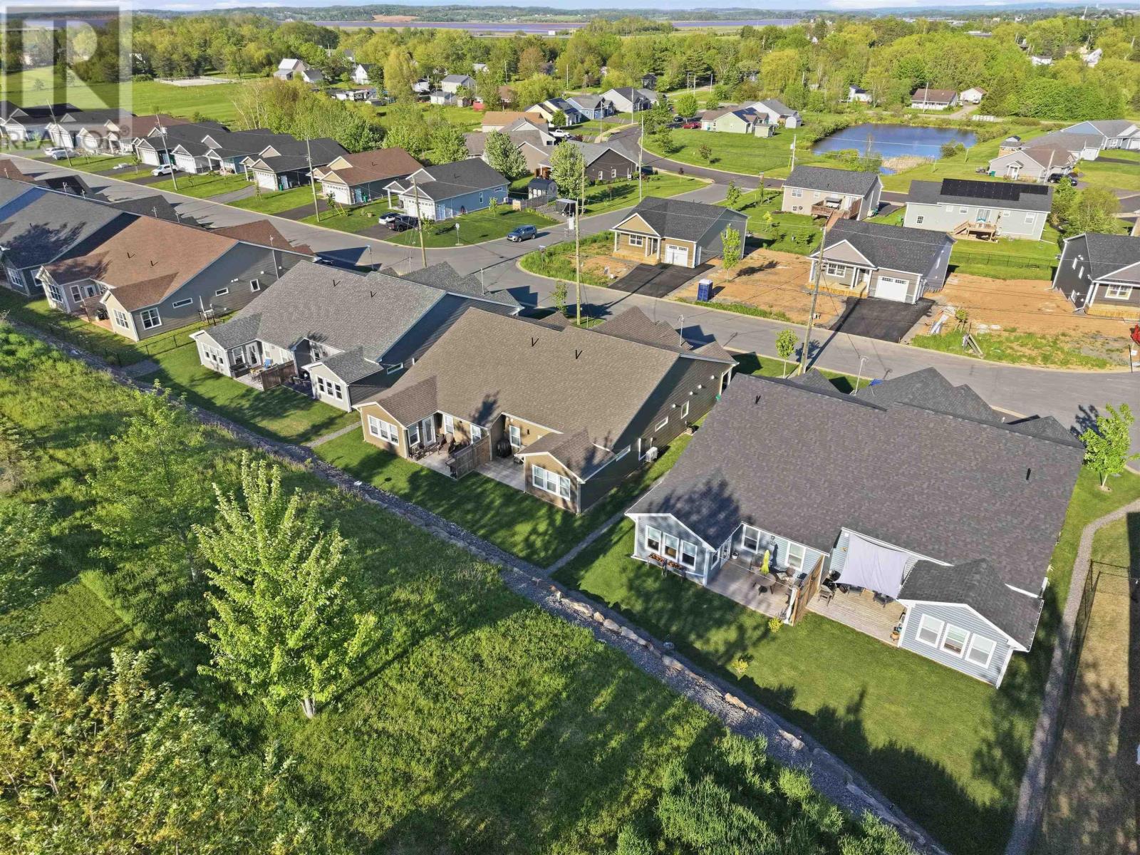 8 Goldenrod Court Property Photo 37
