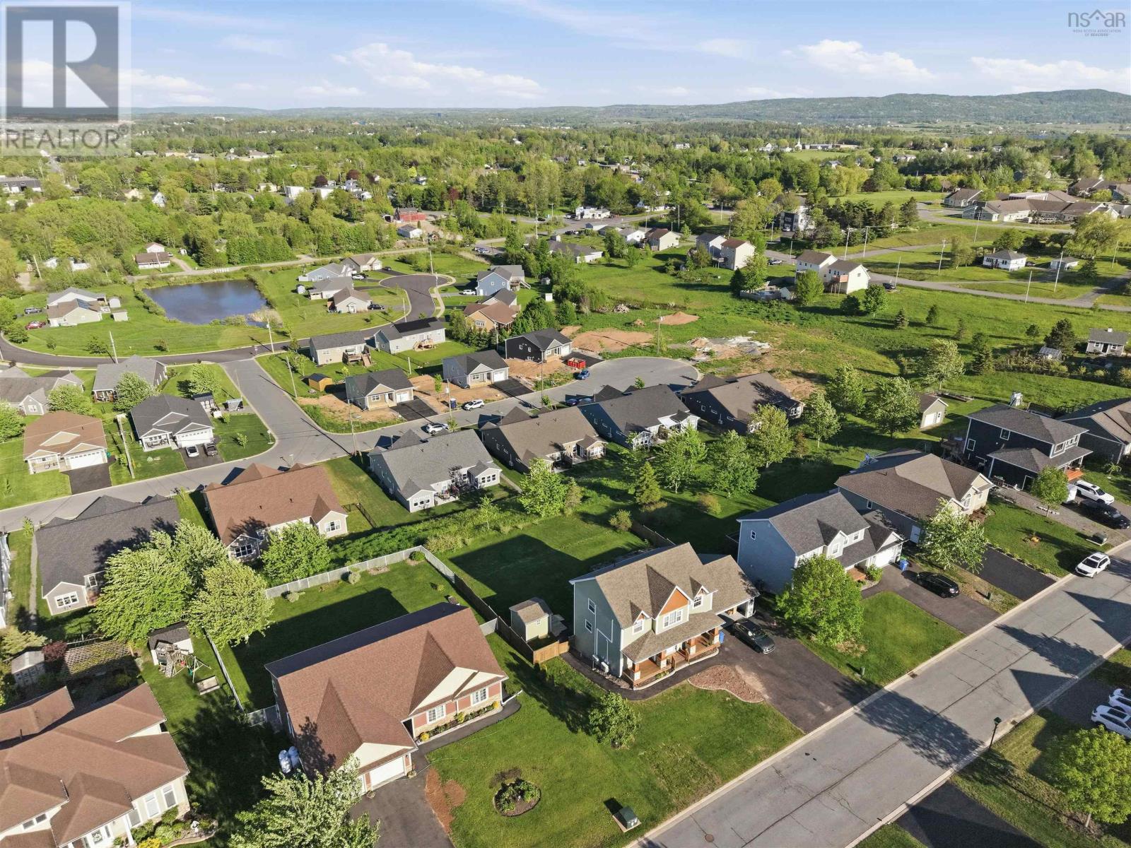 8 Goldenrod Court Property Photo 38