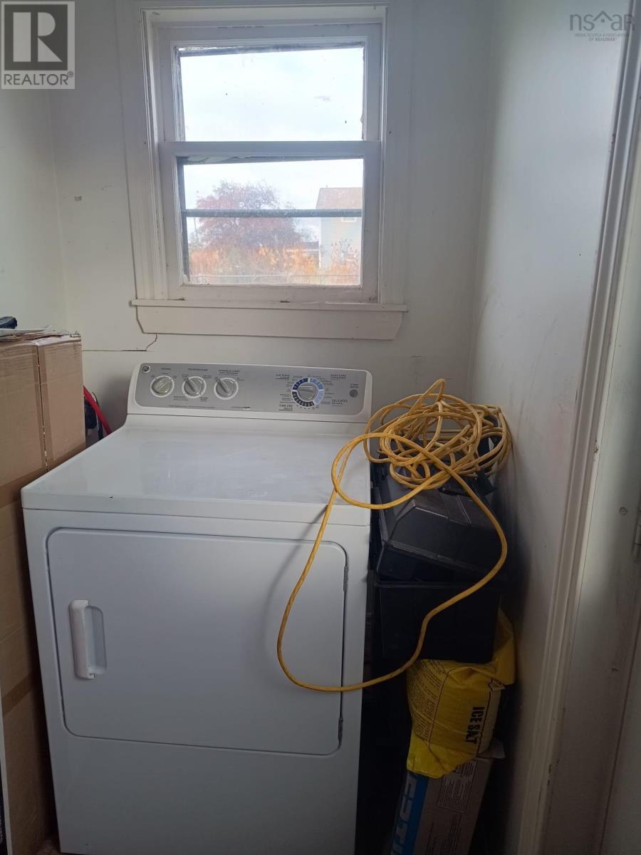 180 Bay Street Property Photo 10