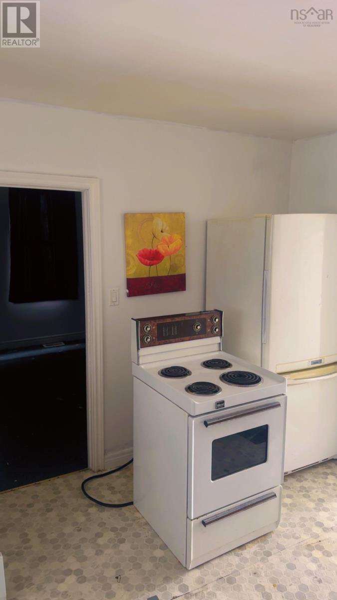 180 Bay Street Property Photo 13