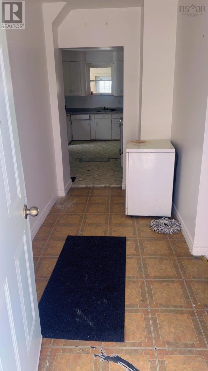 180 Bay Street Property Photo 18