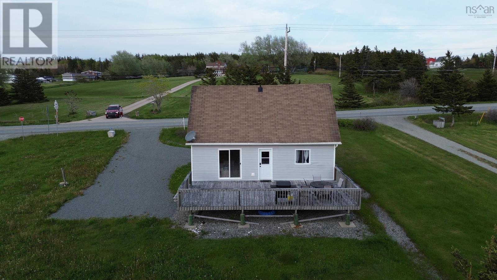 8521 19 Highway Property Photo 1