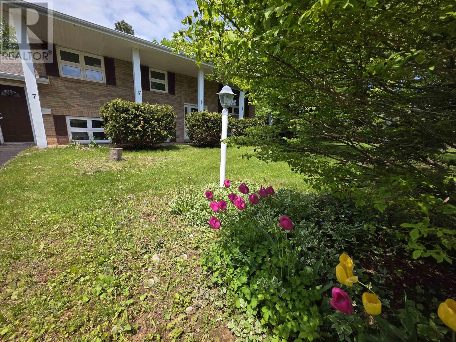 7 Crestview Drive Property Photo 2