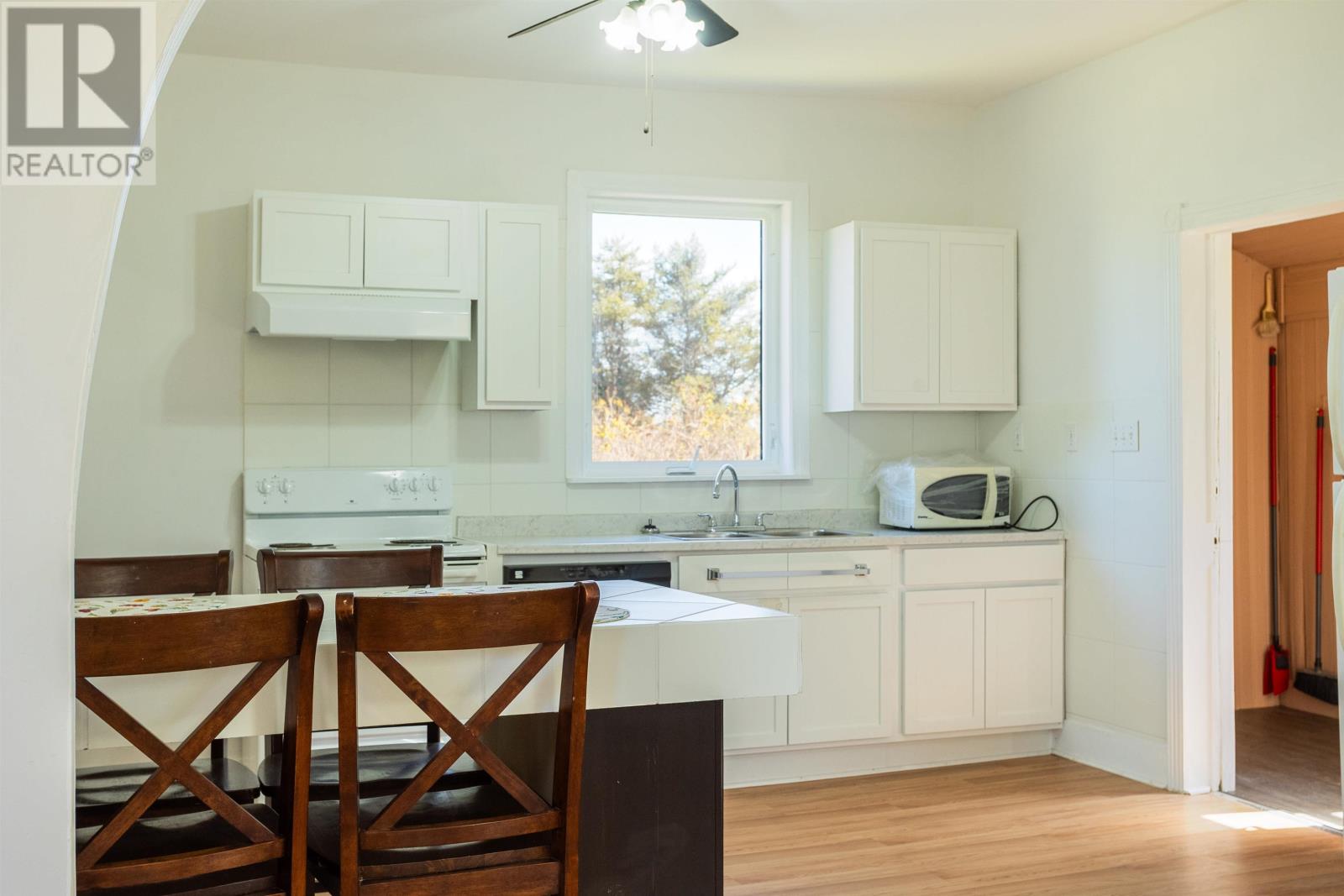 3293 Fort Augustus Road Property Photo 8