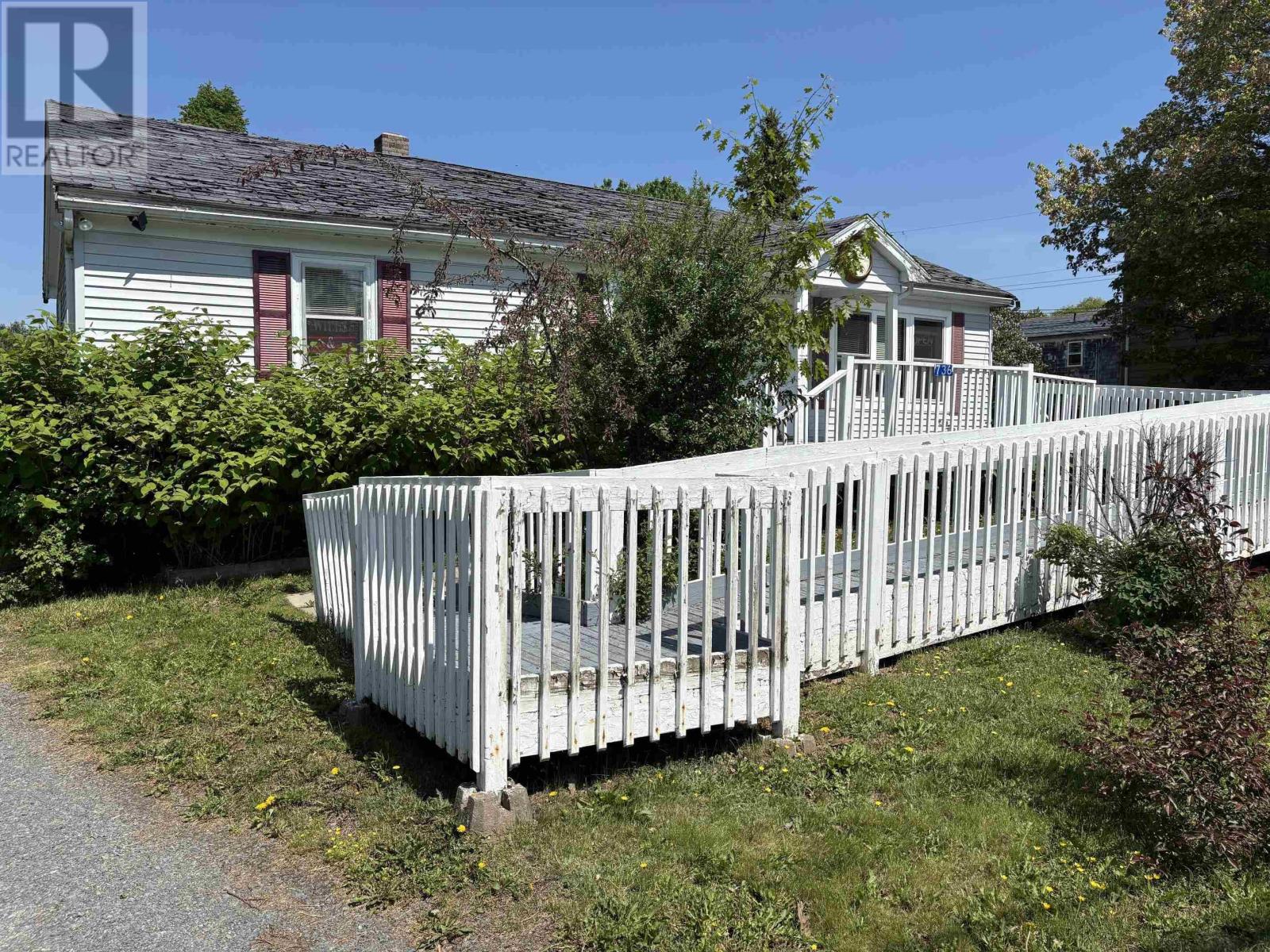 736 Highway 2 Property Photo 2