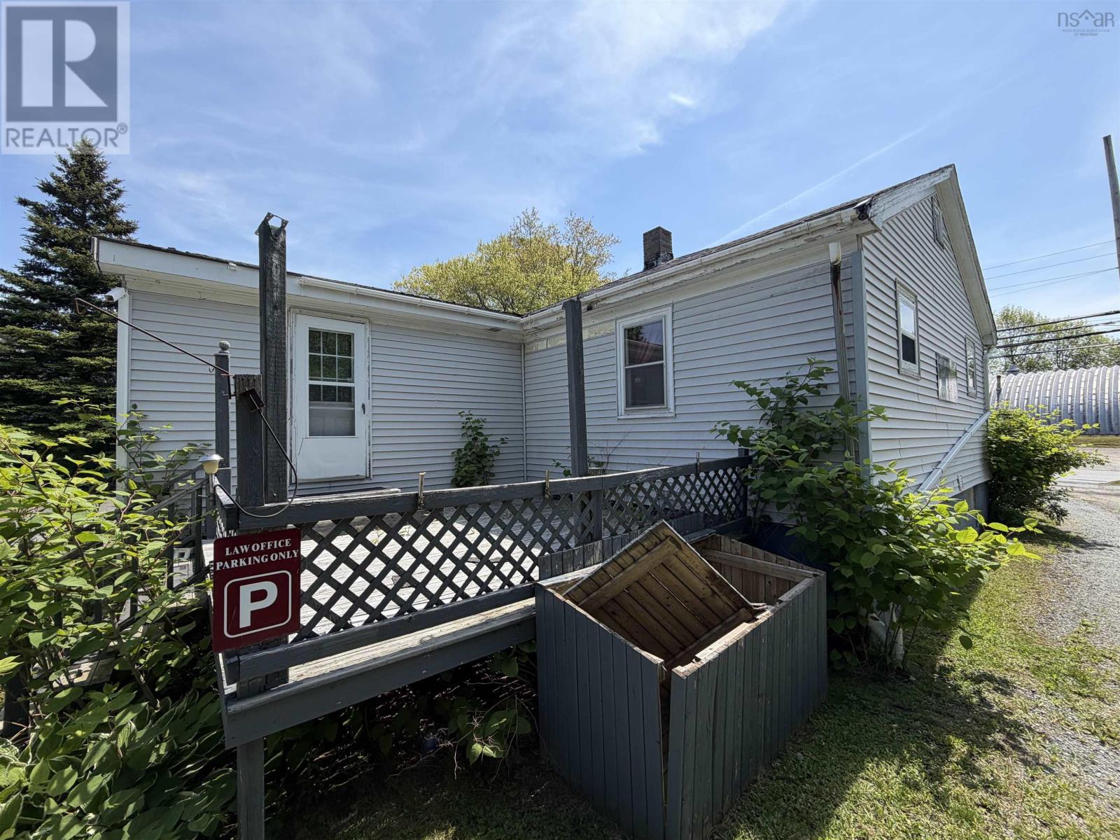 736 Highway 2 Property Photo 6