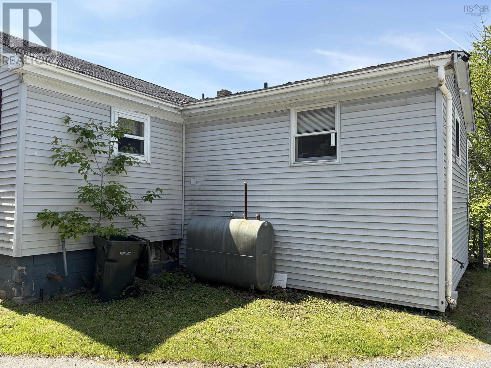 736 Highway 2 Property Photo 7
