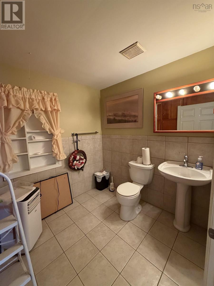 736 Highway 2 Property Photo 19