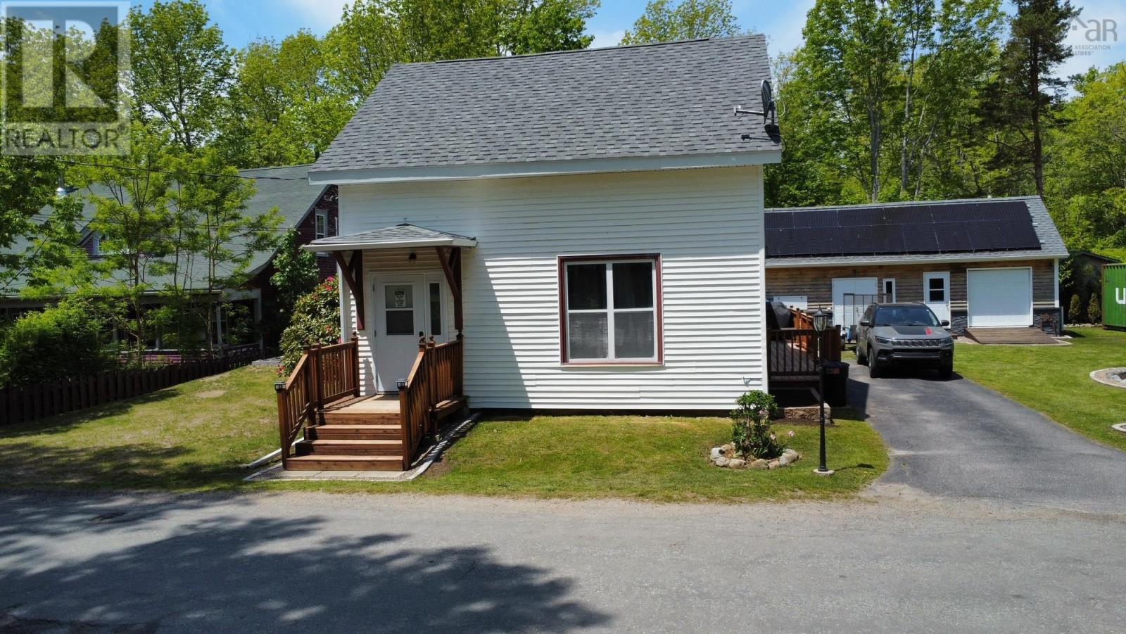 22 Forest Street Property Photo 6