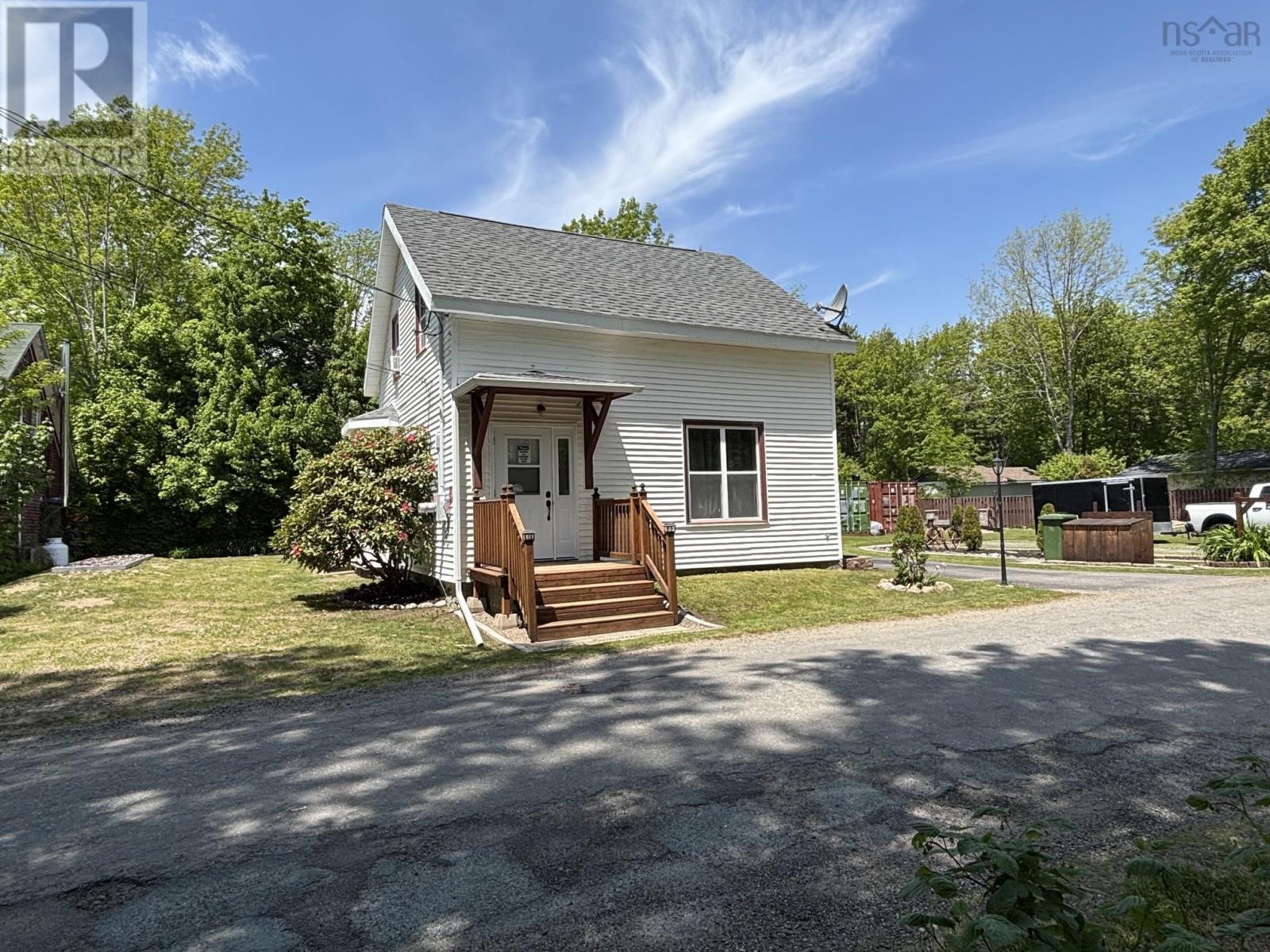 22 Forest Street Property Photo 7