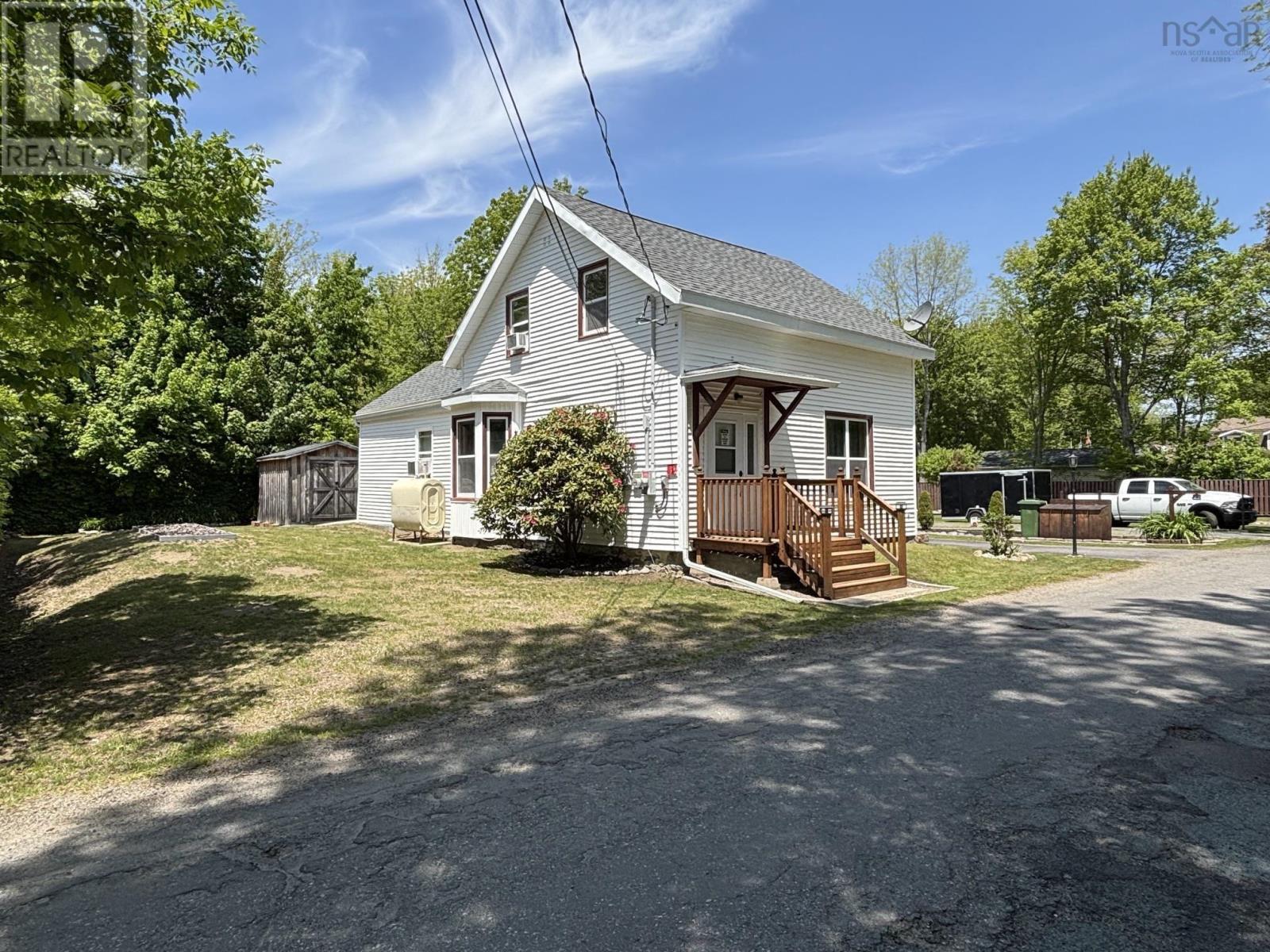 22 Forest Street Property Photo 9