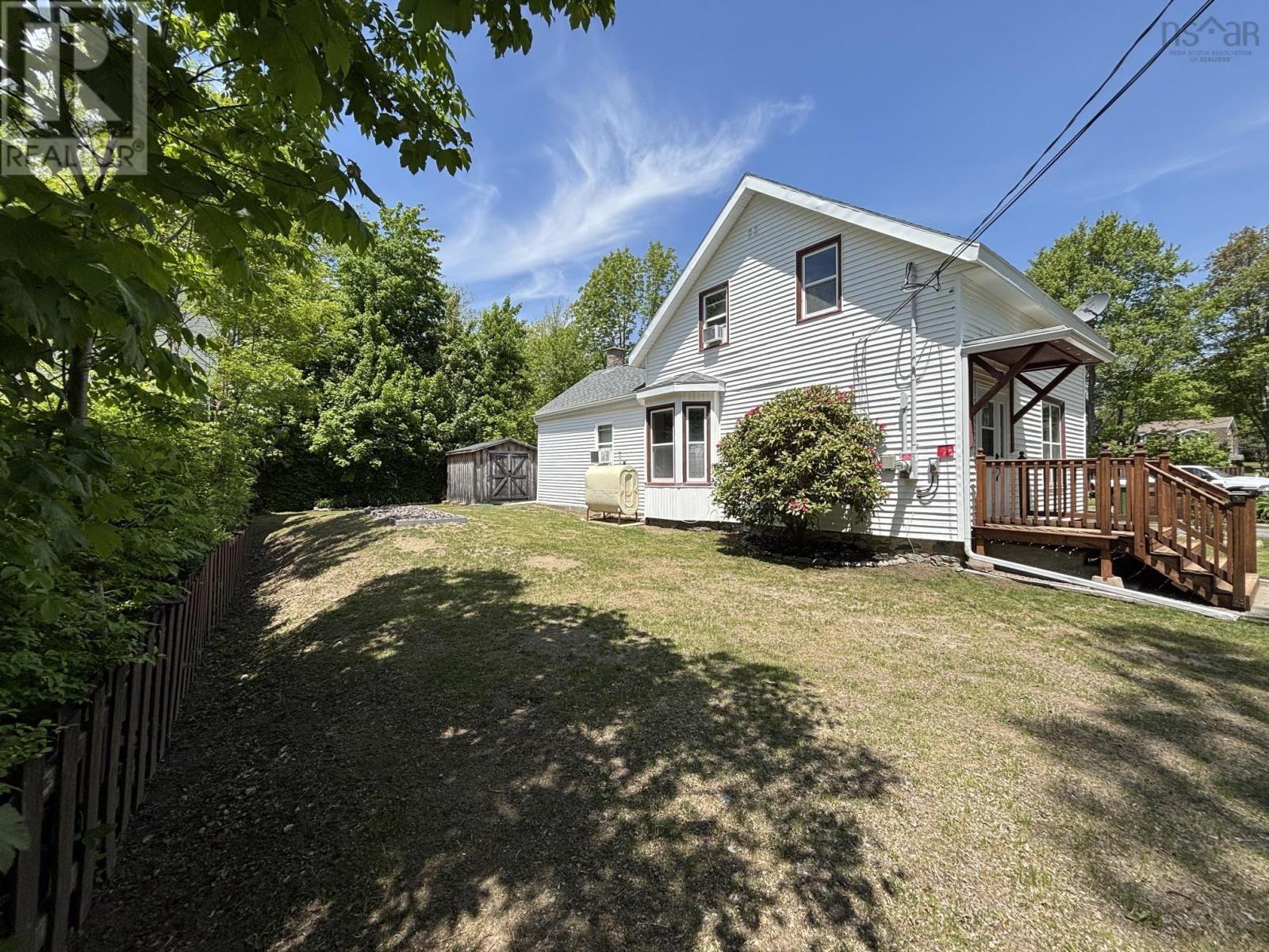 22 Forest Street Property Photo 10