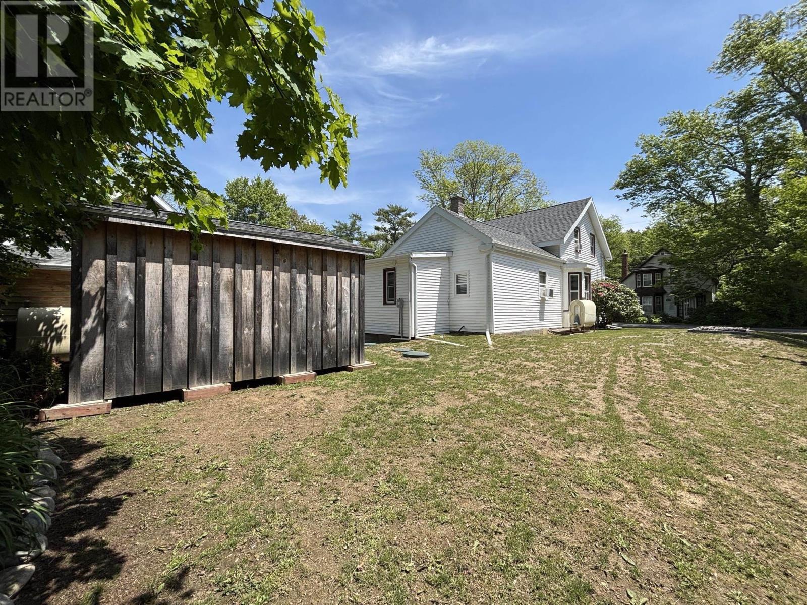 22 Forest Street Property Photo 11