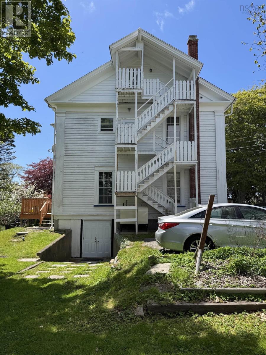6 Chipman Lane Property Photo 8
