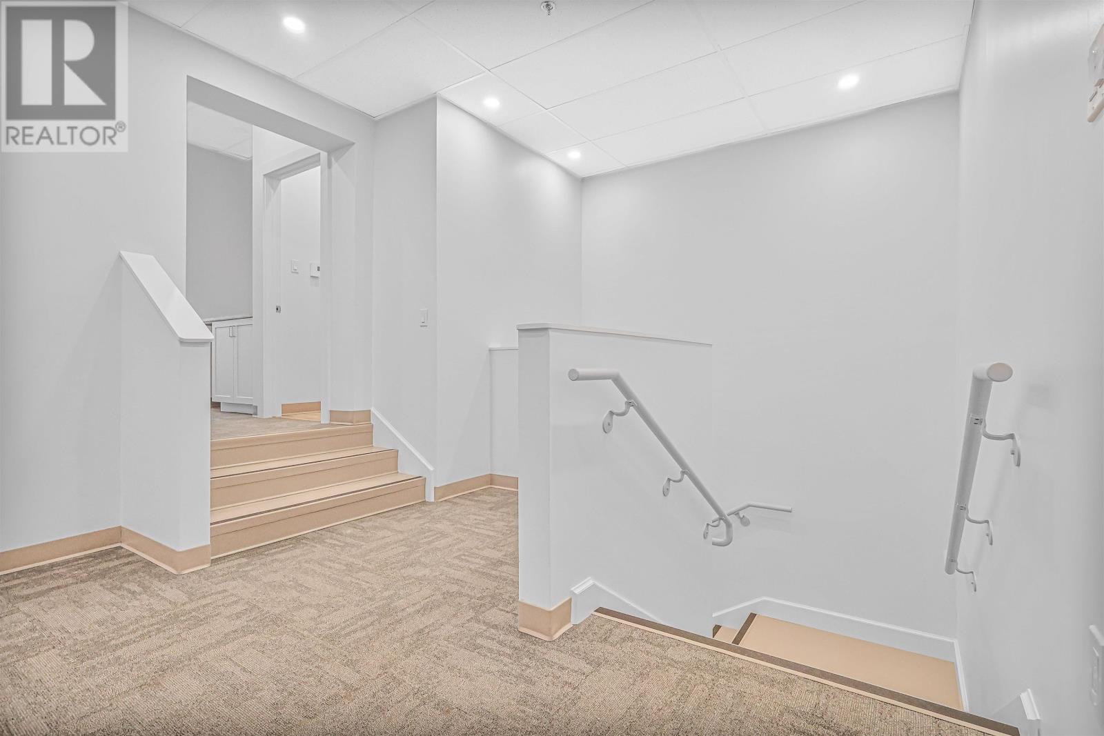 156 Queen Street Property Photo 2