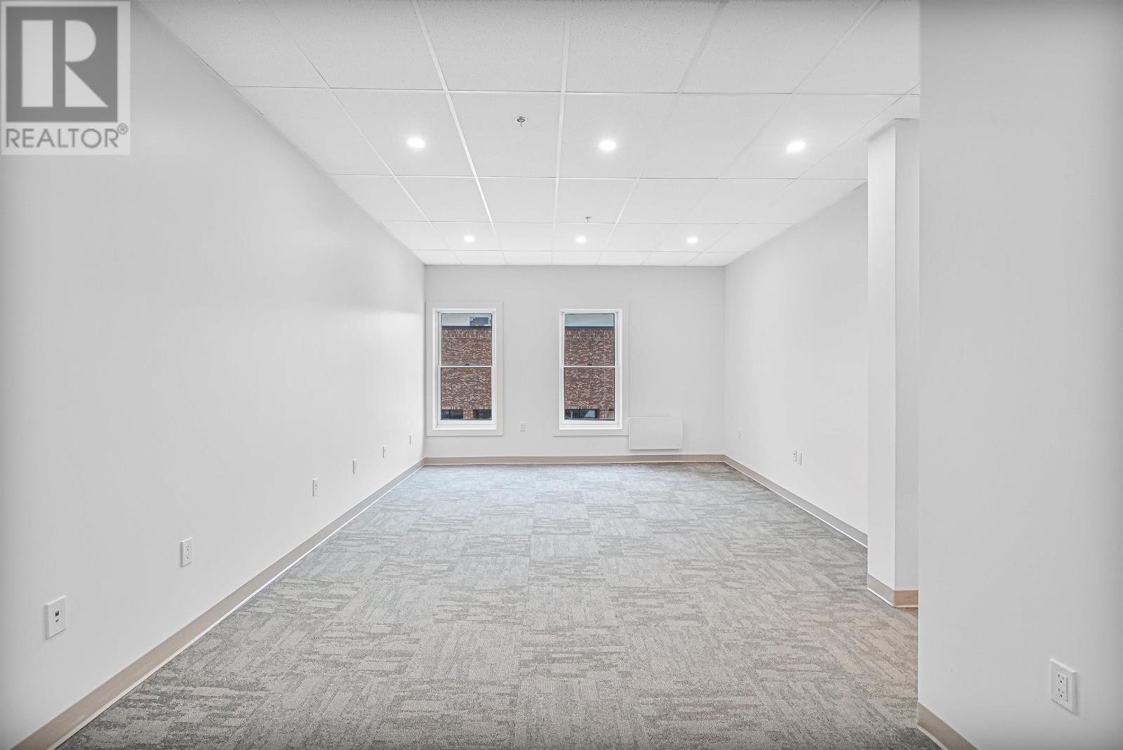 156 Queen Street Property Photo 5