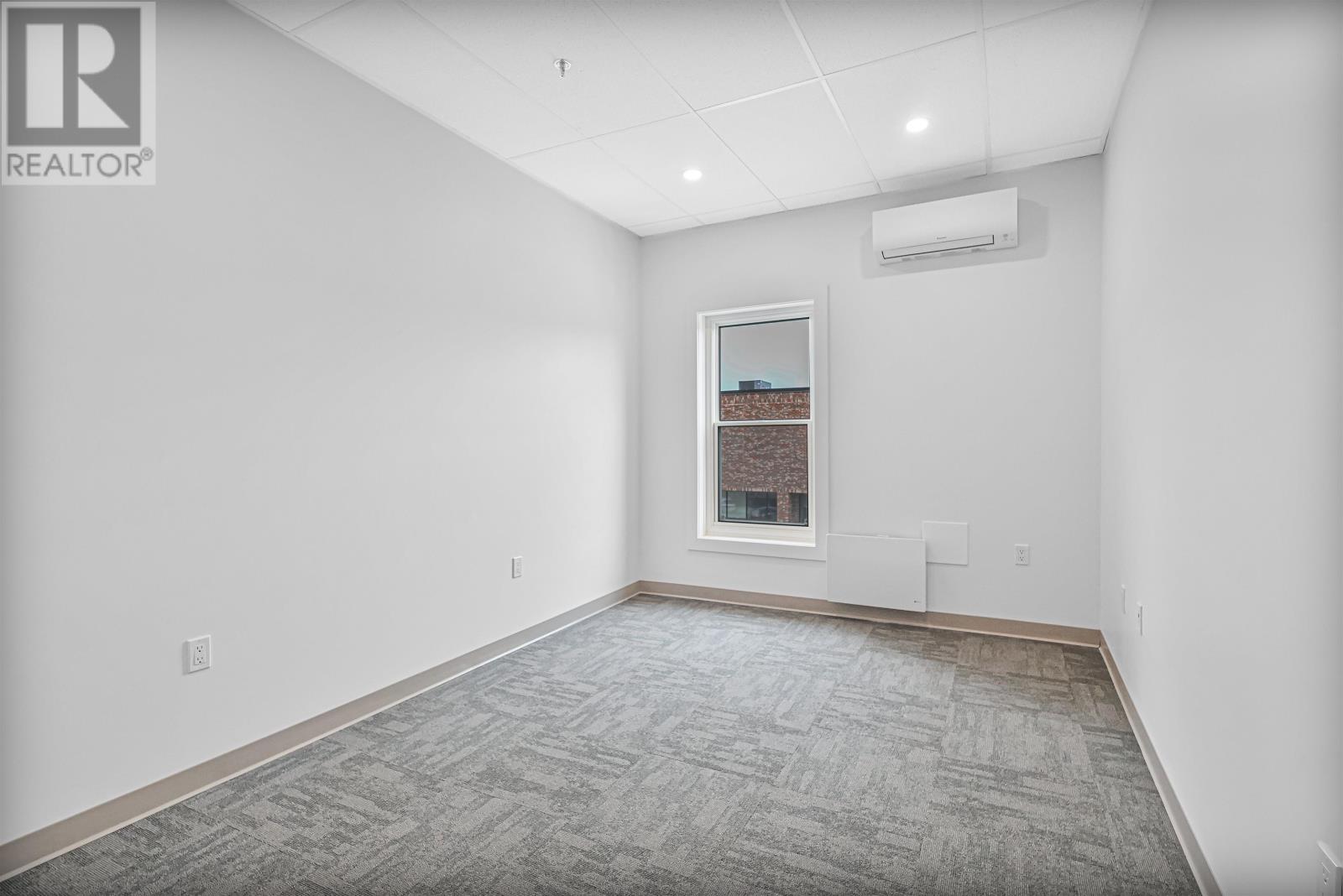 156 Queen Street Property Photo 9