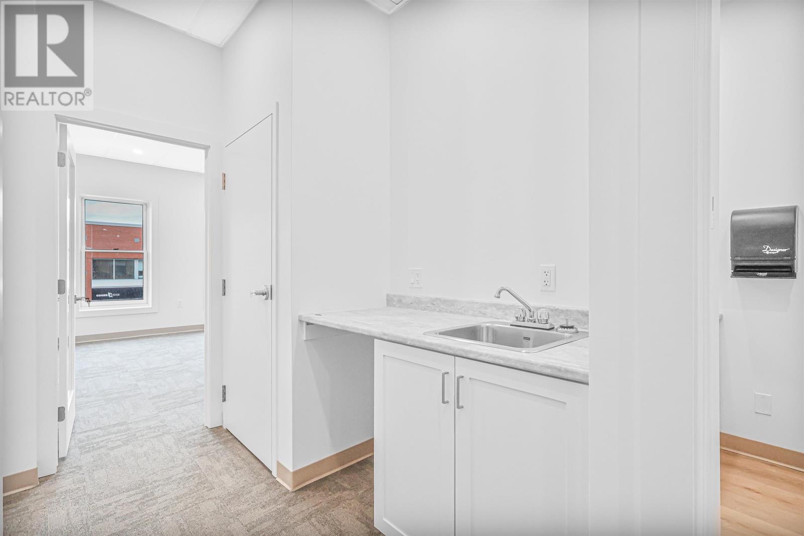 156 Queen Street Property Photo 13