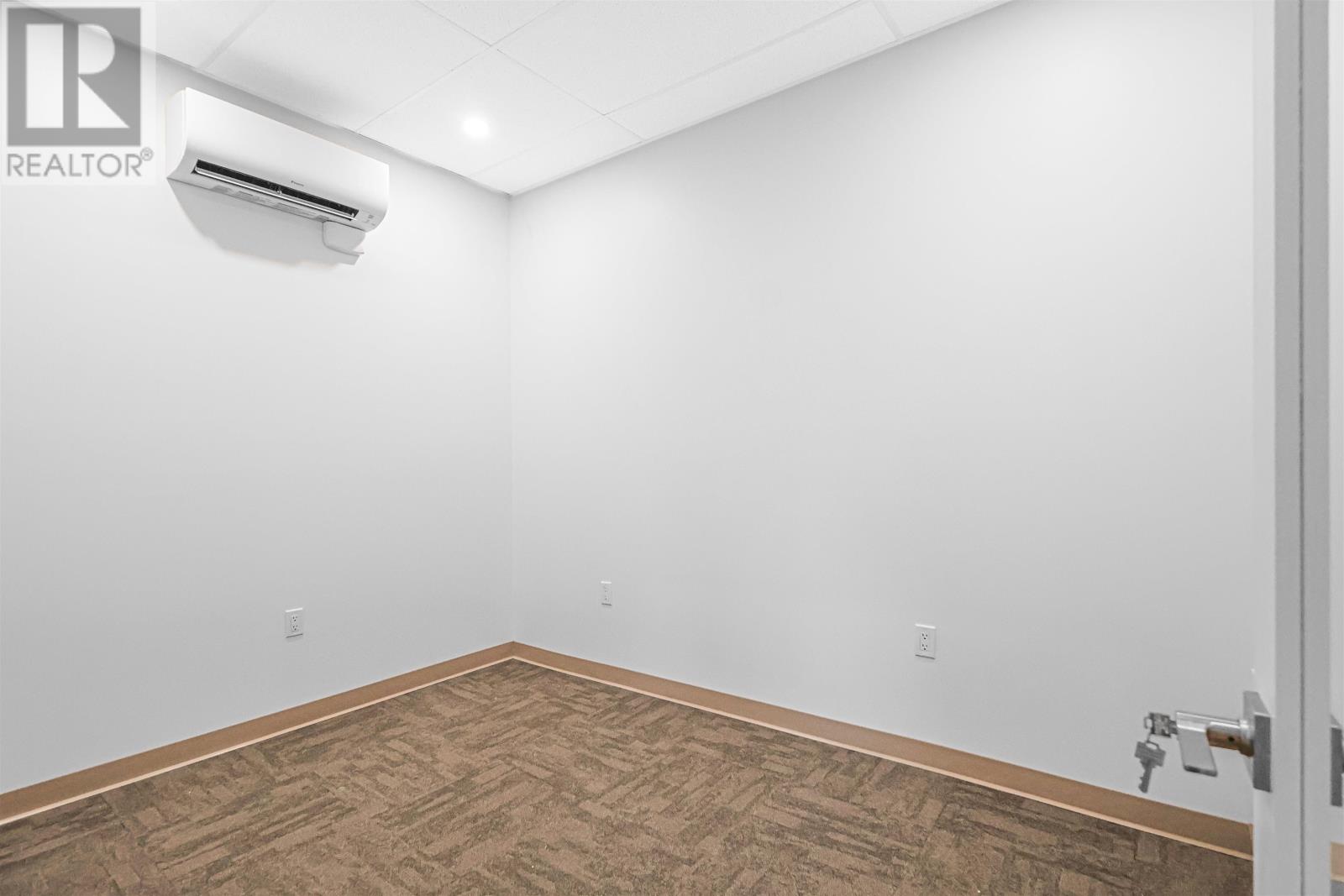 156 Queen Street Property Photo 14