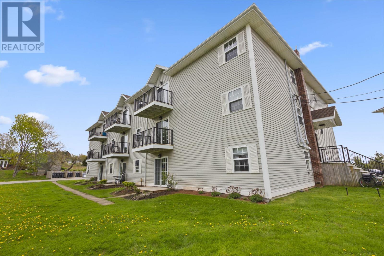 18 22 Waterview Heights Property Photo 10