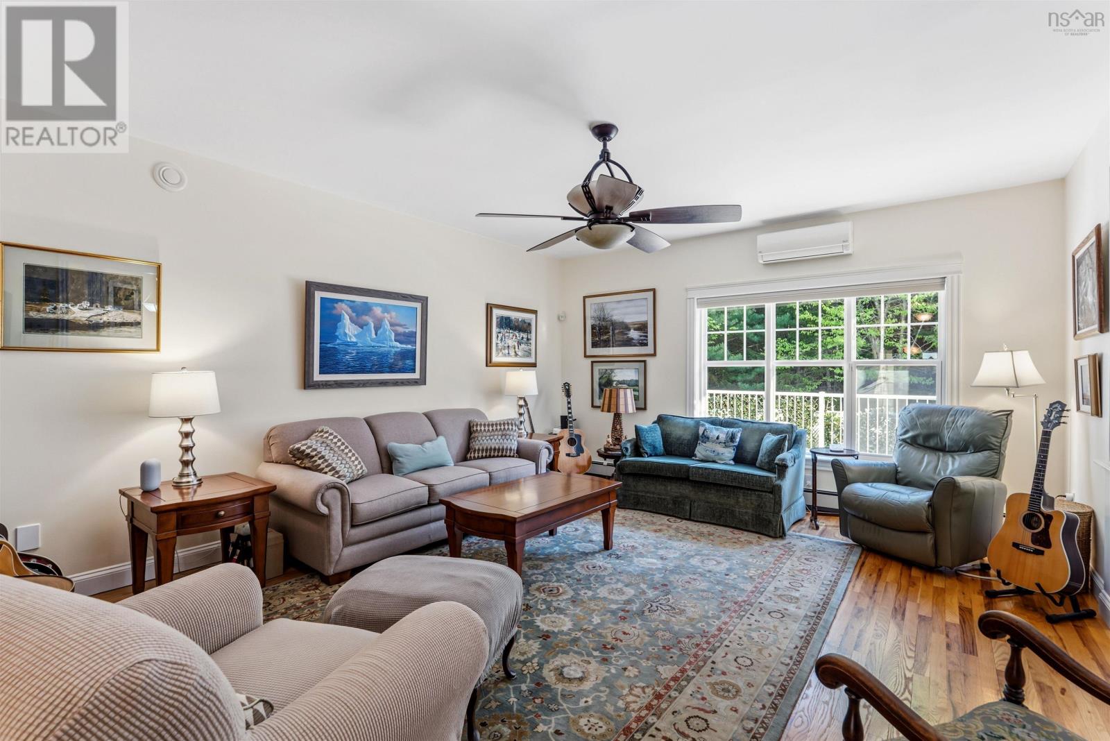 34 Greenside Lane Property Photo 14