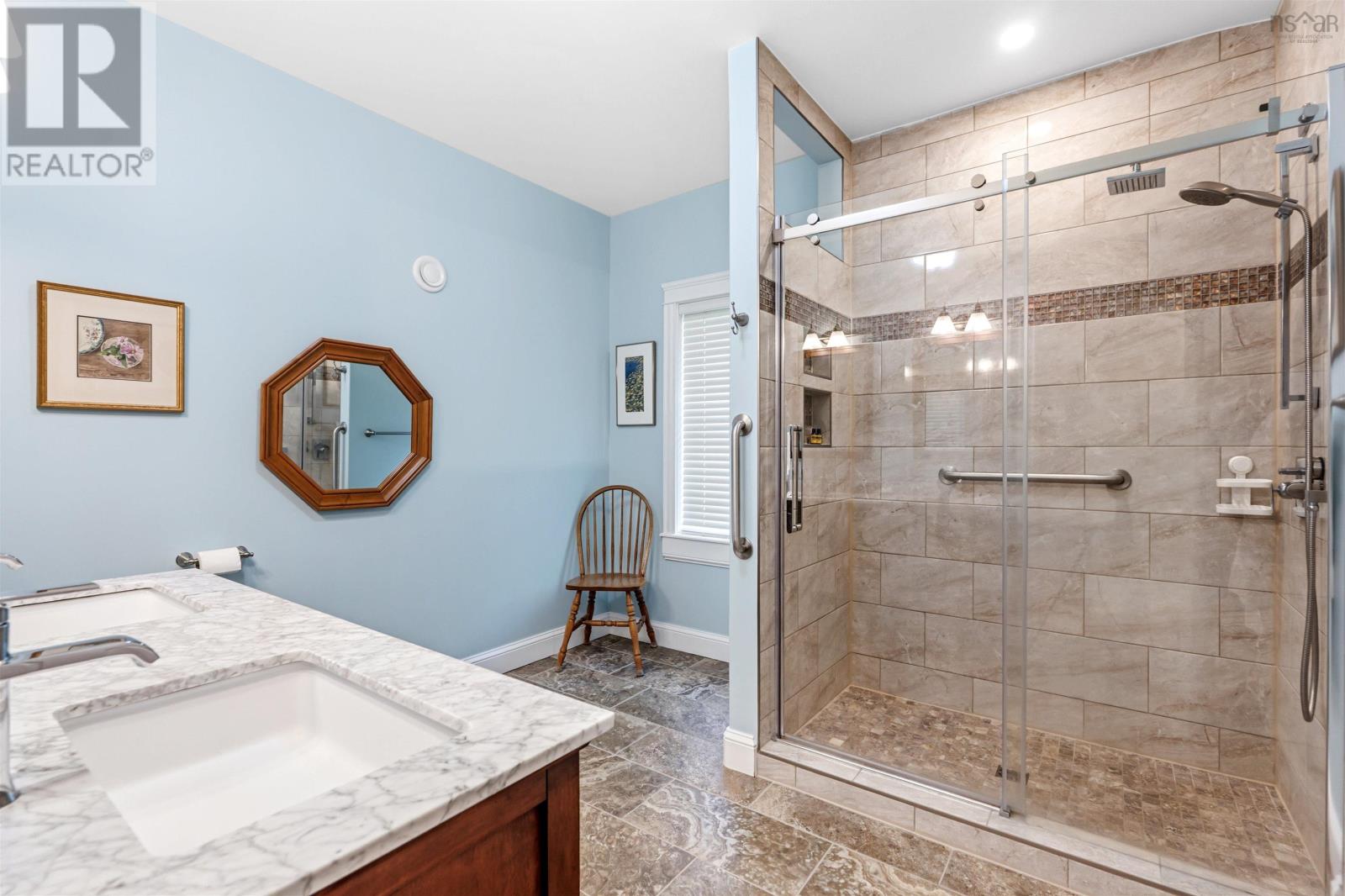 34 Greenside Lane Property Photo 23