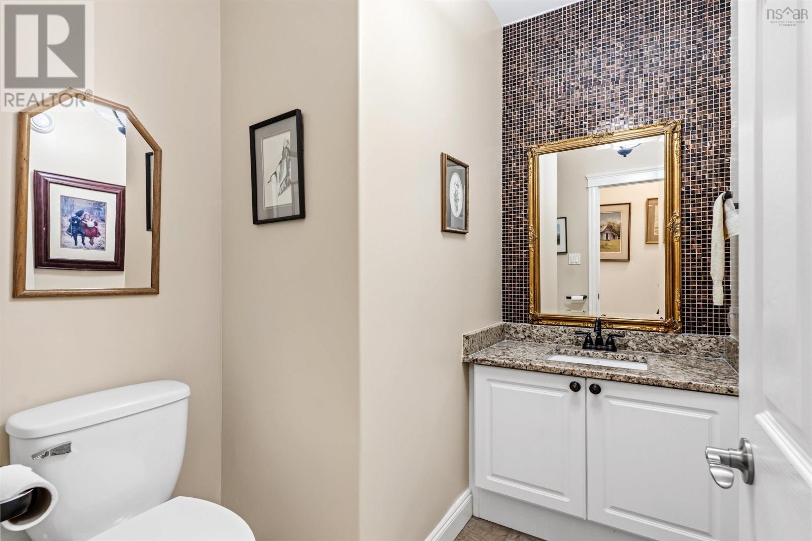 34 Greenside Lane Property Photo 26