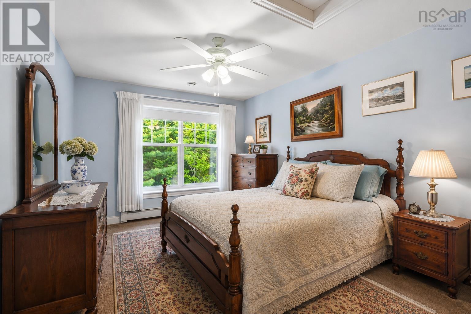 34 Greenside Lane Property Photo 28