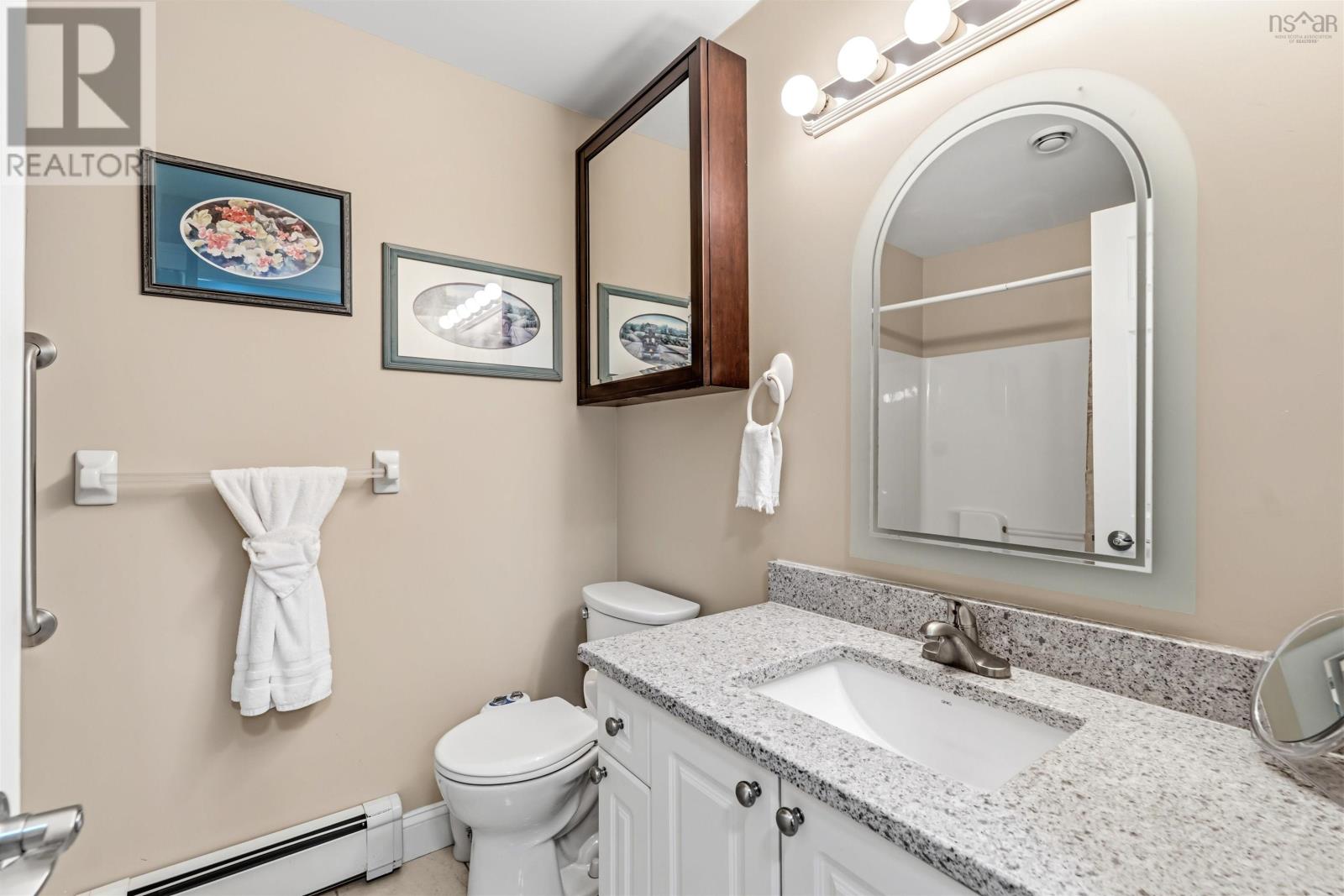 34 Greenside Lane Property Photo 31
