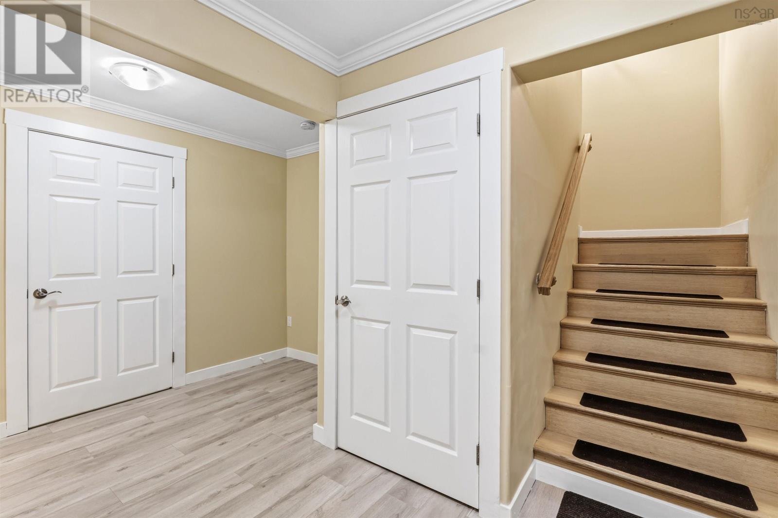 34 Greenside Lane Property Photo 32