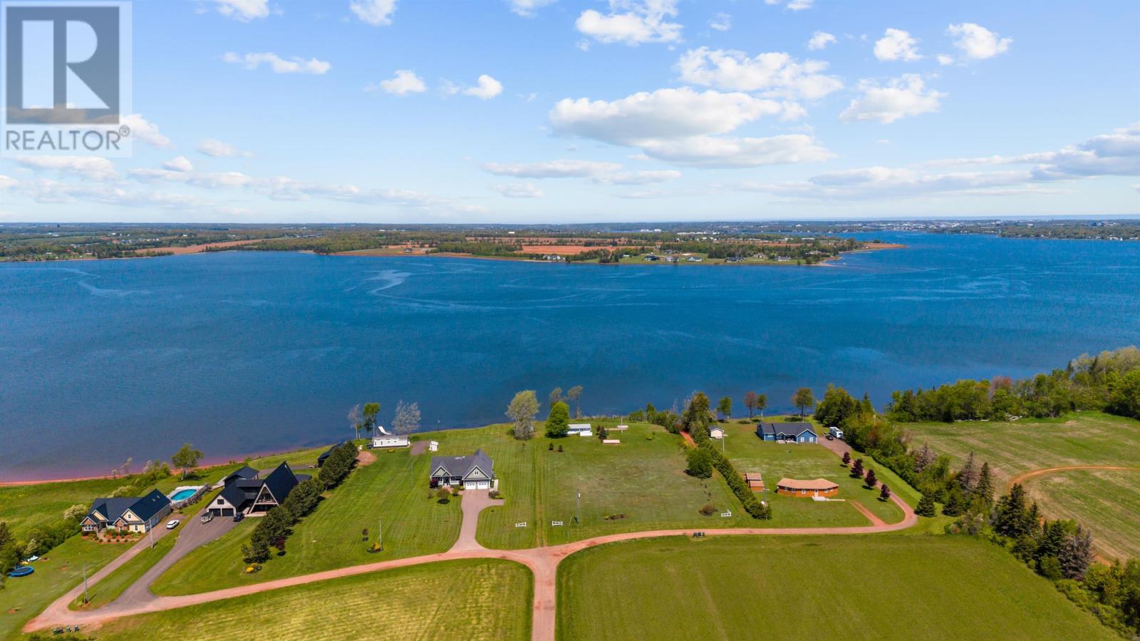 58 Wards Landing Property Photo 2