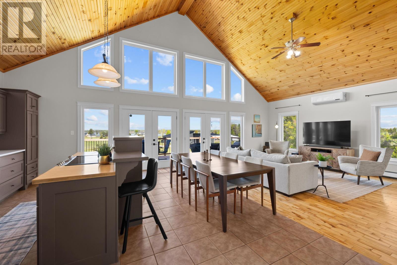 58 Wards Landing Property Photo 11