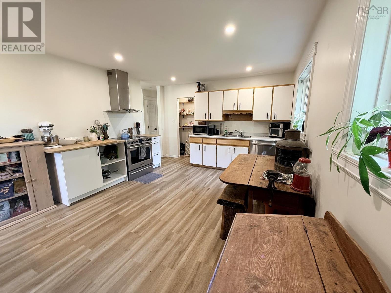 54 Maple Avenue Property Photo 12