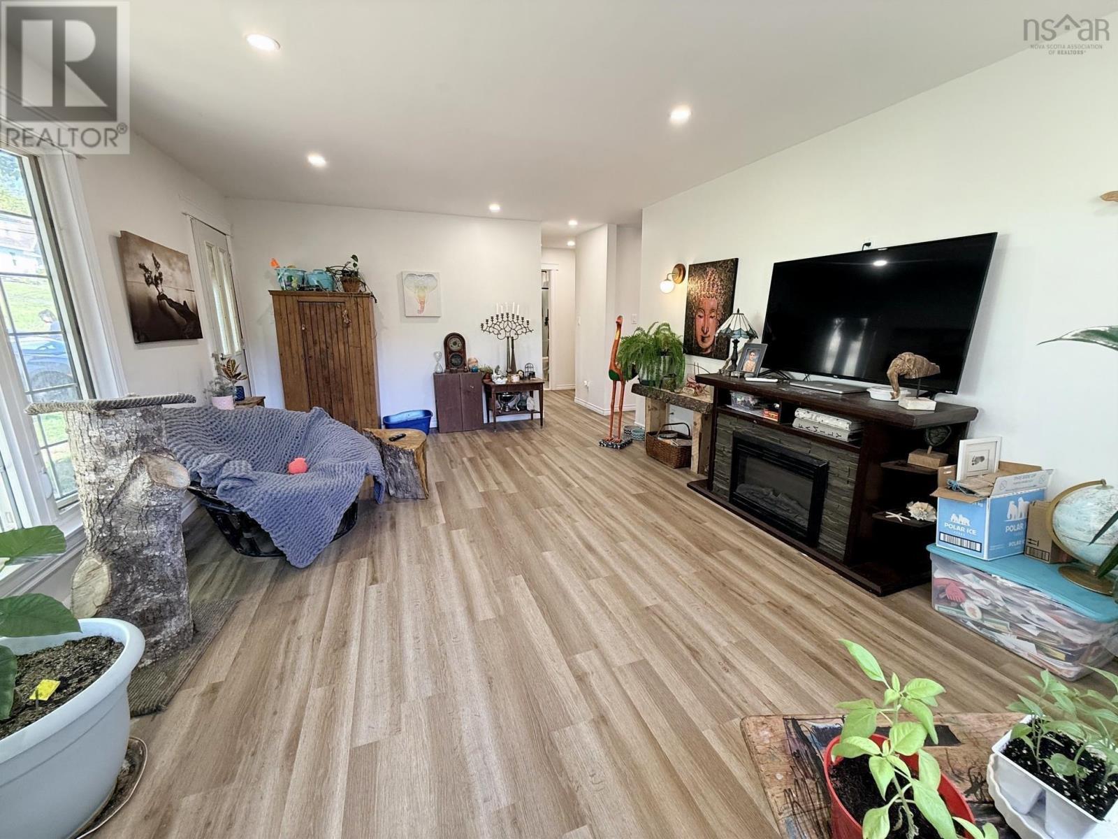 54 Maple Avenue Property Photo 17