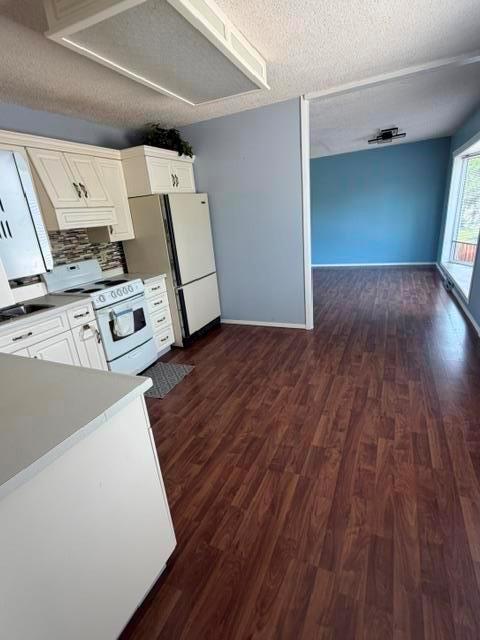 204 Weicker Avenue Property Photo 3