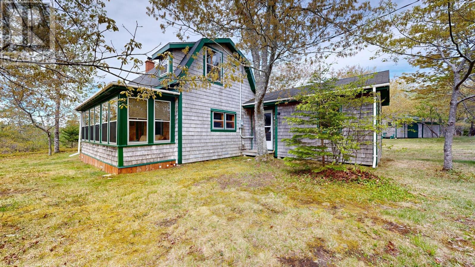 952 Port Latour Road Property Photo 2