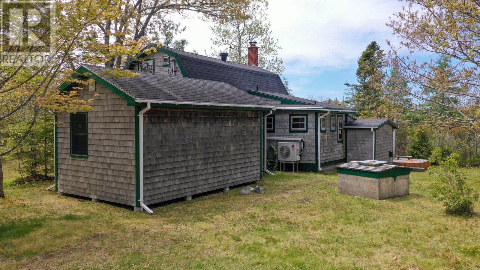 952 Port Latour Road Property Photo 4