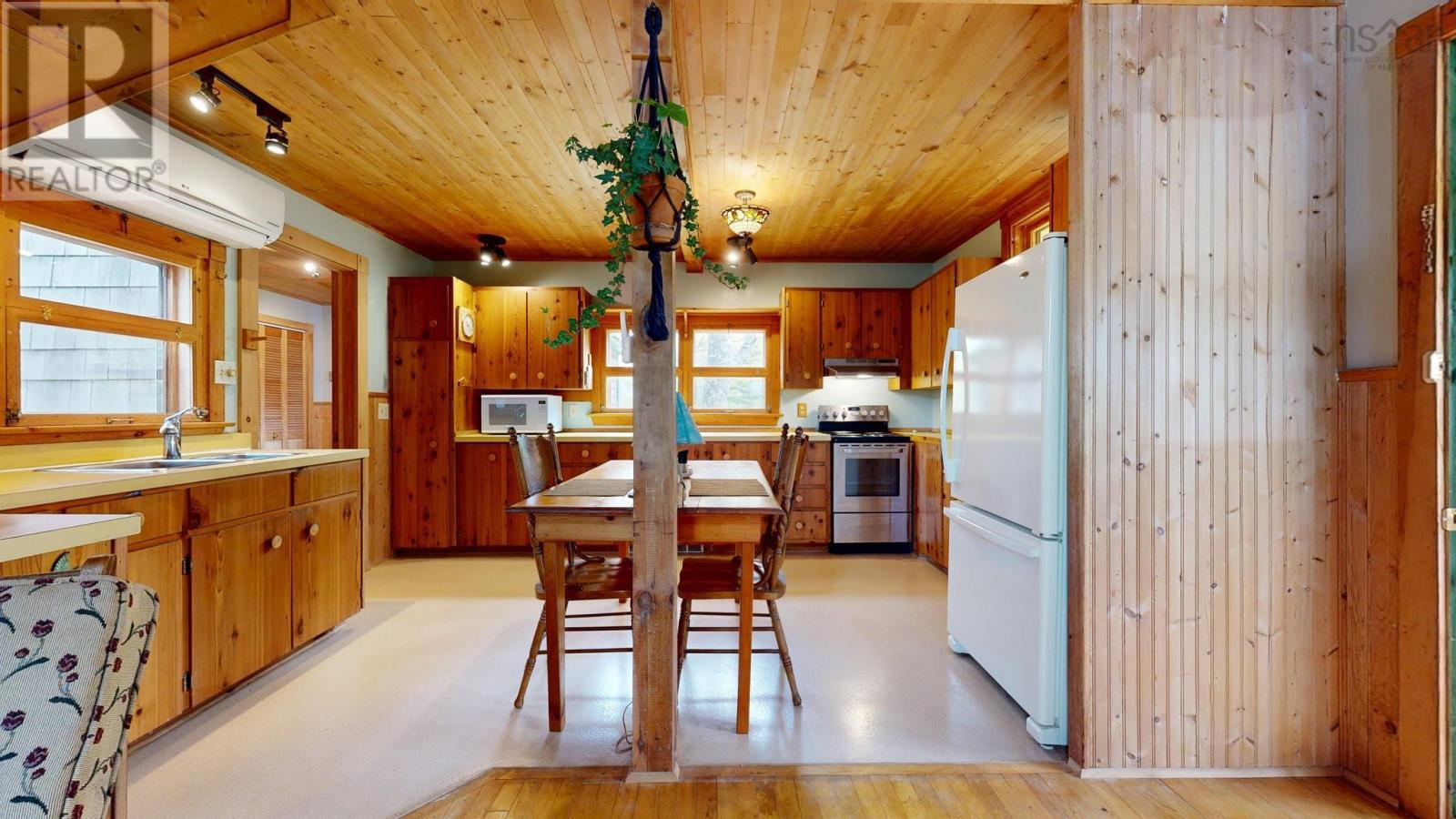 952 Port Latour Road Property Photo 12