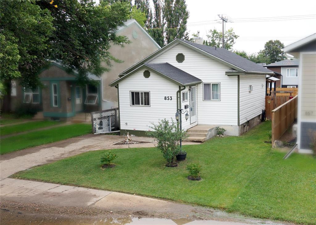 853 7th Street Property Photo 1