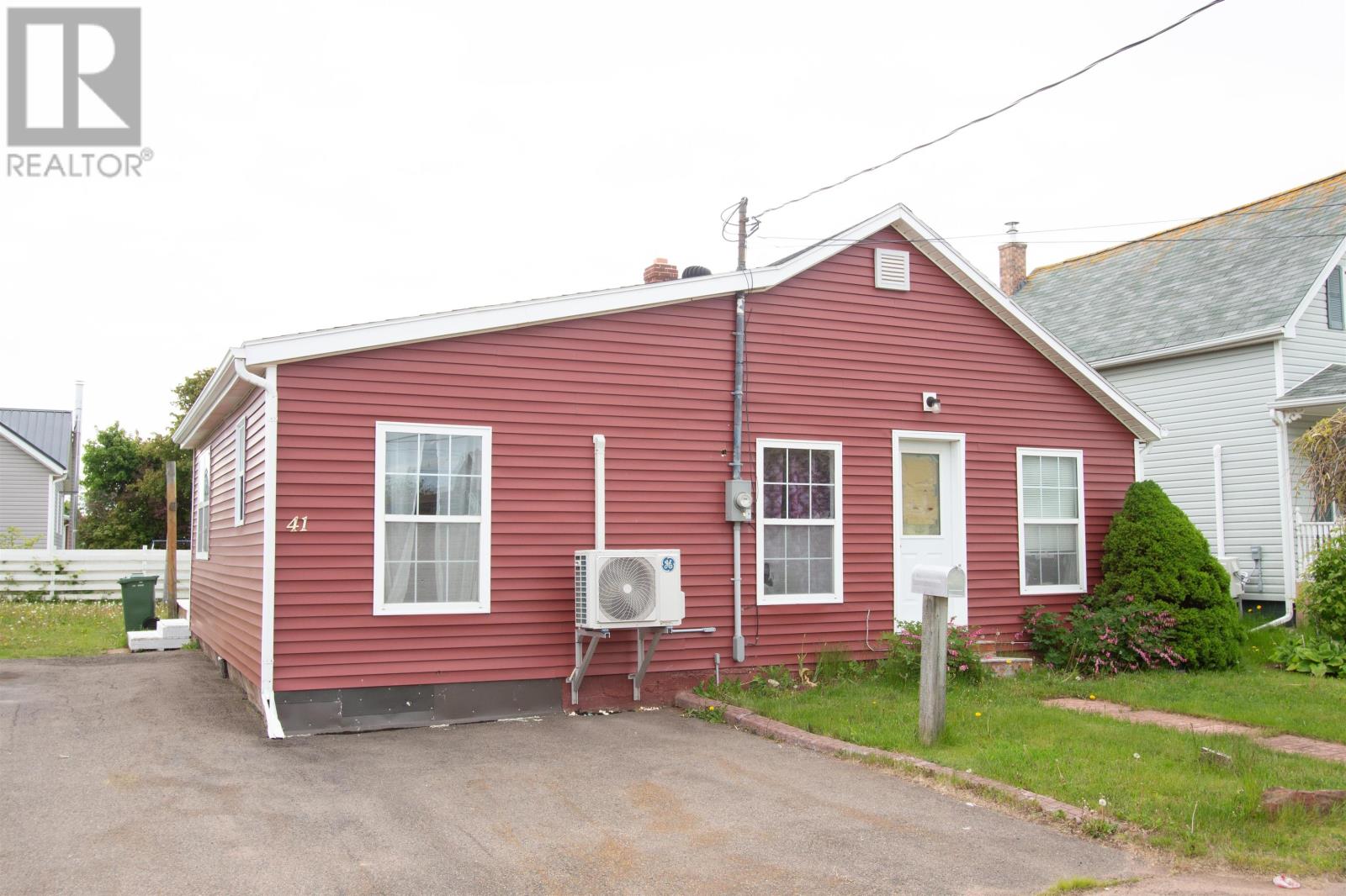 41 St. Lawrence Street Property Photo 1