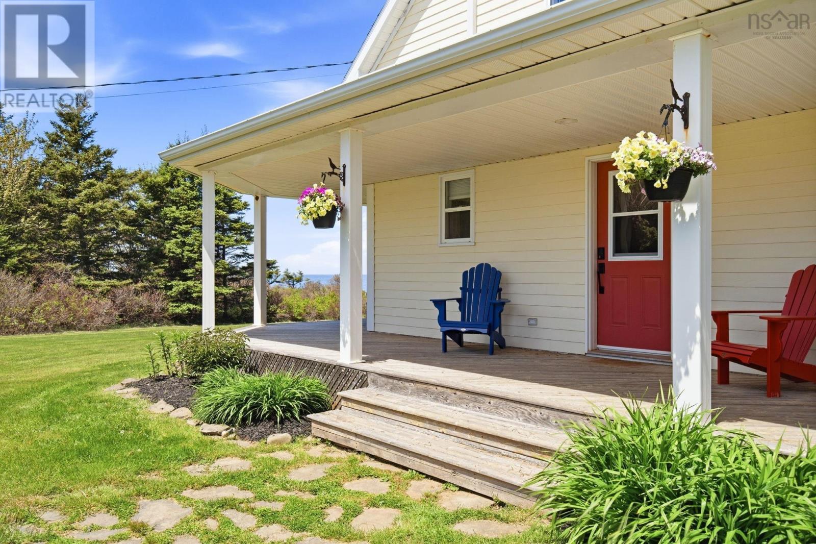 889 Blue Sea Road Property Photo 4