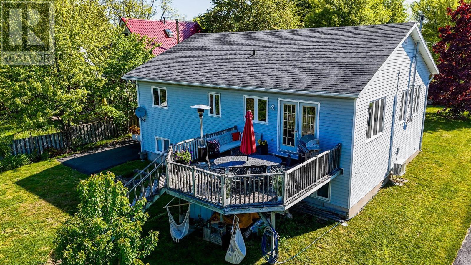 8 Iona Road Property Photo 5