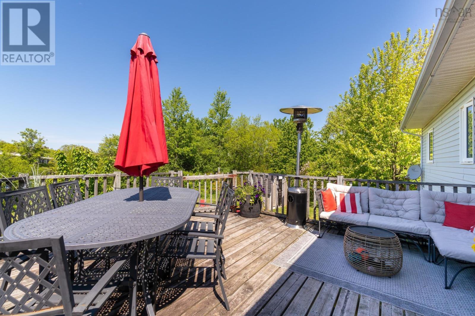 8 Iona Road Property Photo 6