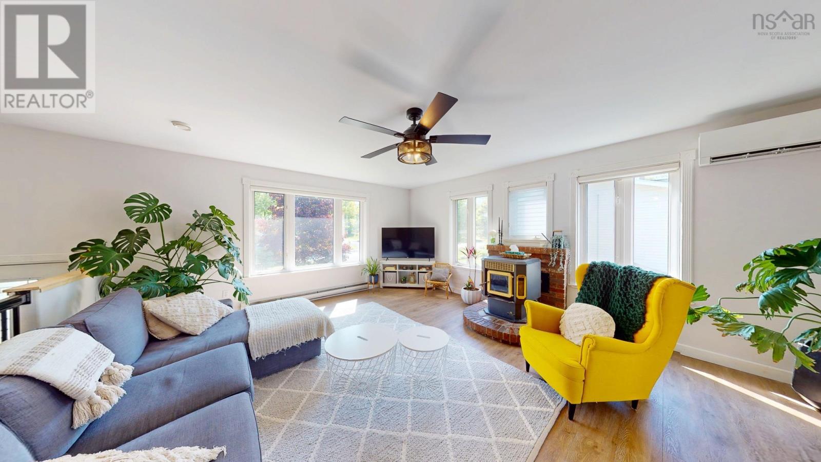 8 Iona Road Property Photo 9