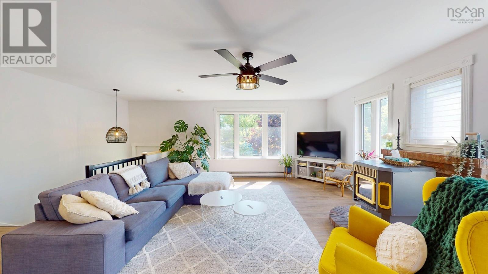8 Iona Road Property Photo 10