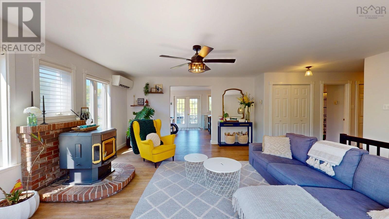 8 Iona Road Property Photo 11