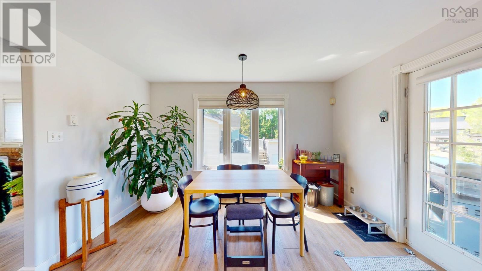 8 Iona Road Property Photo 12