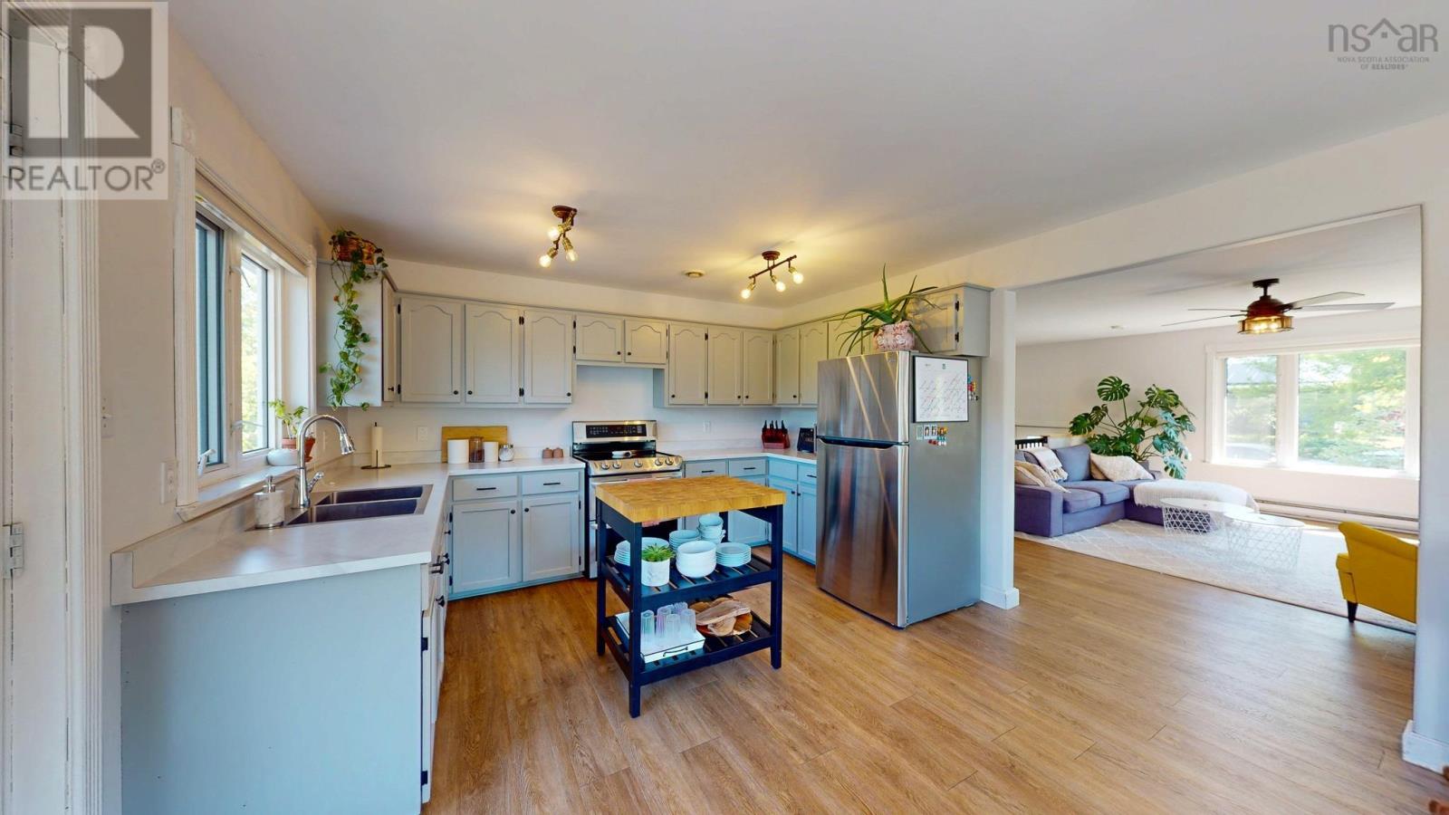 8 Iona Road Property Photo 15